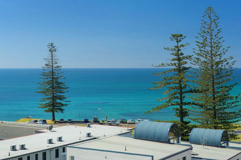 Akuna 20, 6 Joffre Street - Holiday Sunshine Coast 0
