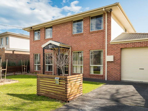 Albert Park - Sunshine Coast Tourism 0