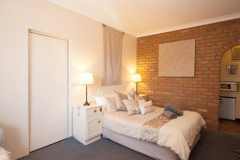 Albury Classic Motor Inn - Sunshine Coast Tourism 1
