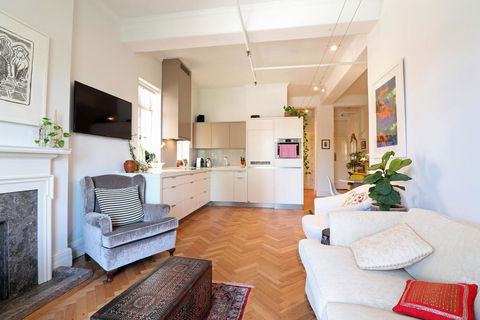 Alcaston House - Parliament House 300m, WiFi, Netflix - Holiday Sunshine Coast 1