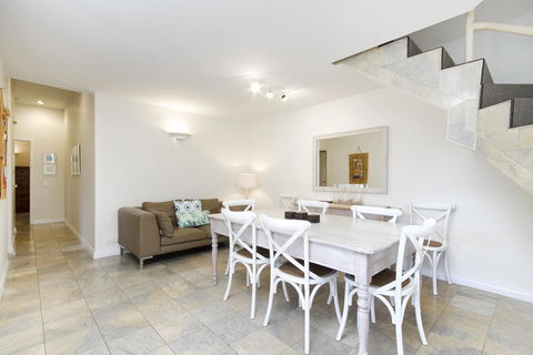 Alderly Apartment 11 - Sunshine Coast Tourism 1