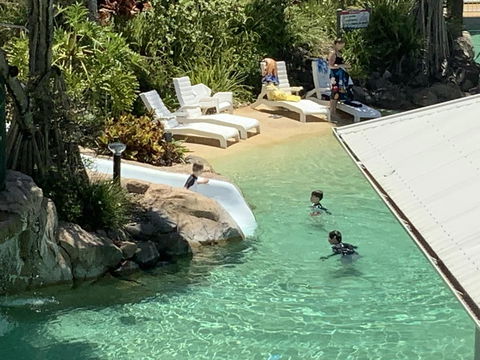 Alex Beach Resort Unit 305 - Sunshine Coast Tourism 3