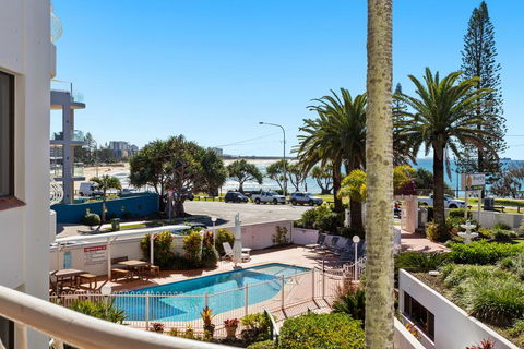 Alex Headland Beachfront - Holiday Sunshine Coast 3