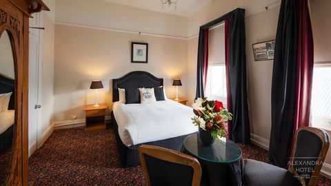 Alexandra Hotel - Sunshine Coast Tourism 1