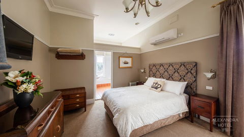 Alexandra Hotel - Sunshine Coast Tourism 2