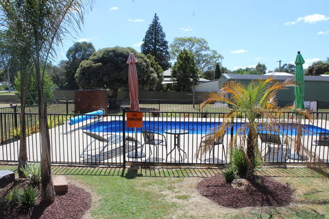 Alexandra Motor Inn - Victoria Aus - Sunshine Coast Tourism 0