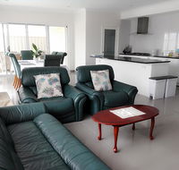 Alkimos Beach Retreat - Holiday Sunshine Coast