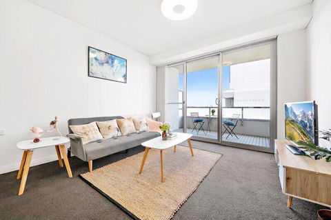 All Amenities Only Downstairs, 20 Mins To CBD - Holiday Sunshine Coast 0