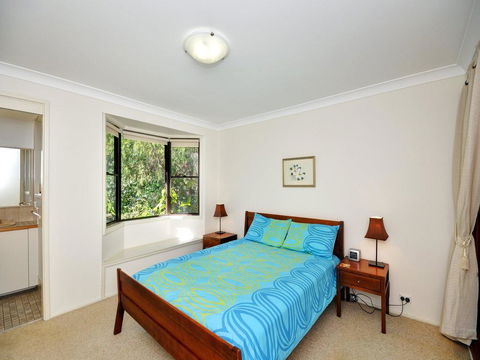 All Decked Out - Pet Friendly - Holiday Sunshine Coast 3