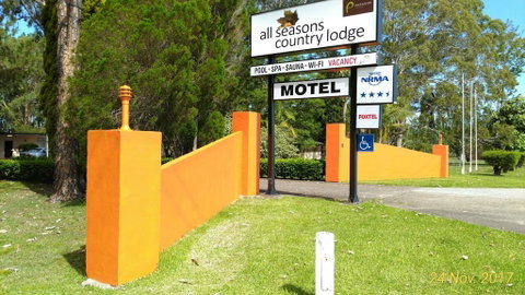 All Seasons Country Lodge - Sunshine Coast Tourism 0