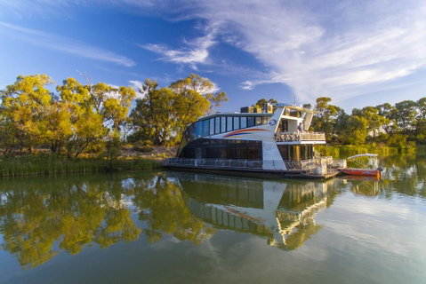 All Seasons Houseboats - Sunshine Coast Tourism 2
