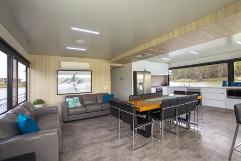 All Seasons Houseboats - Sunshine Coast Tourism 3