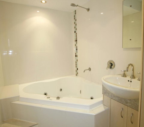 Allamanda U2, - Awesome Location - - Sunshine Coast Tourism 3