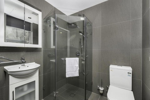 Alloggio Studios On King - Sunshine Coast Tourism 3