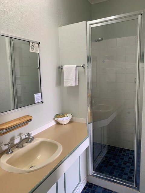 Alluna Motel - Sunshine Coast Tourism 2