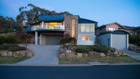 Alpine Air - Sunshine Coast Tourism 0