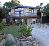 Alpine Apartment - Great location with views of Lake Jindabyne - Holiday Sunshine Coast