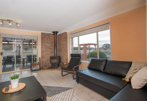 Alpine Drovers Rest - Sunshine Coast Tourism 1