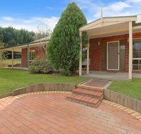 Alpine Mist - Spacious 5 bedroom home - Sunshine Coast Tourism