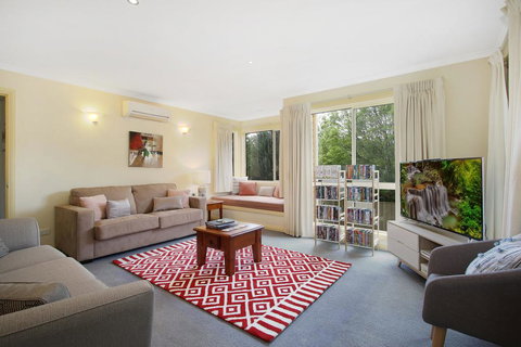 Alpine Vista - Short Walk To Town Centre - Sunshine Coast Tourism 3