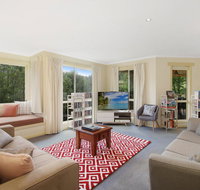 Alpine Vista - Short walk to town centre - Sunshine Coast Tourism