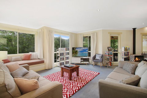 Alpine Vista - Short Walk To Town Centre - Sunshine Coast Tourism 0