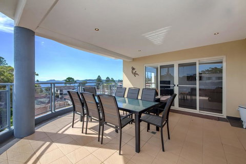Alta Mira, Unit 14, 12 - 14 Soldiers Point Rd - Holiday Sunshine Coast 0
