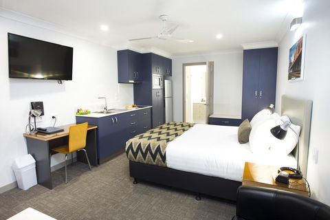 Altitude Motel Apartments - Holiday Sunshine Coast 3