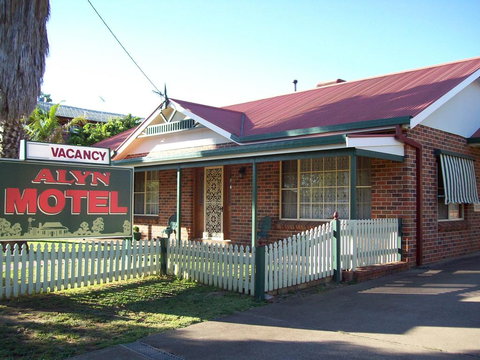 Alyn Motel - Sunshine Coast Tourism 0