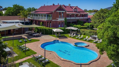 Alzburg Resort - Sunshine Coast Tourism 0