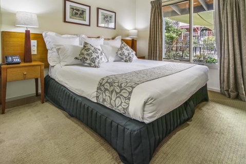 Alzburg Resort - Sunshine Coast Tourism 2