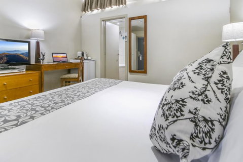 Alzburg Resort - Sunshine Coast Tourism 3