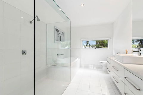 Amalfi Dream - Luxury Villa With Pool And Spa, Walk To Beach And Shops - Sunshine Coast Tourism 2