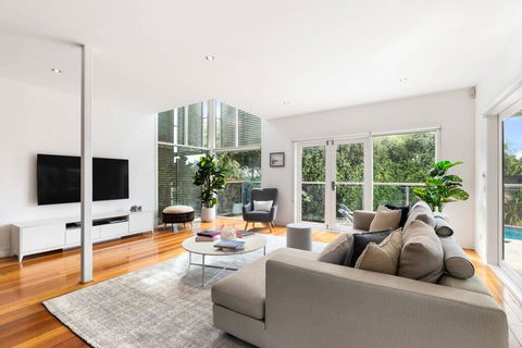 Amalfi Dream - Luxury Villa With Pool And Spa, Walk To Beach And Shops - Sunshine Coast Tourism 3