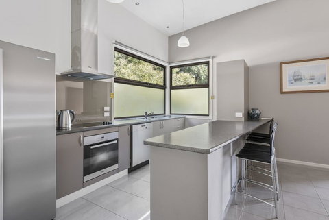 Amaroo - Holiday Sunshine Coast 3