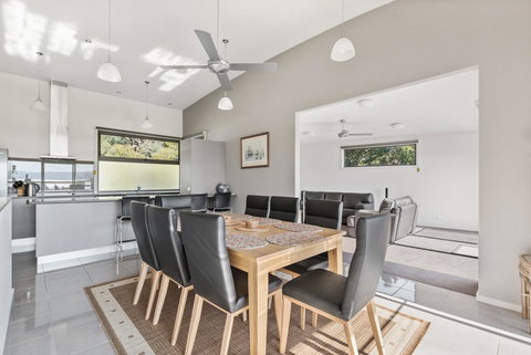 Amaroo - Holiday Sunshine Coast 2