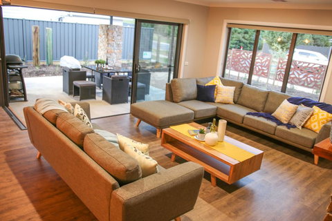 Amaroo - Sunshine Coast Tourism 0