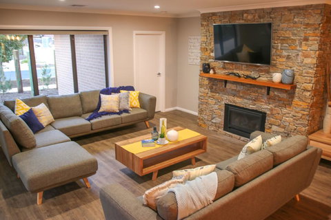 Amaroo - Sunshine Coast Tourism 1