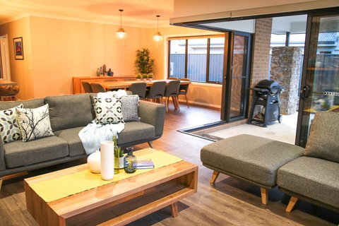 Amaroo - Sunshine Coast Tourism 2