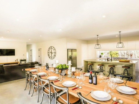 Amaroo - Modern, Luxurious And Chic - Sunshine Coast Tourism 3