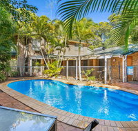 Amaroo - Rainbow Shores Room for everyone and walk to beach - Sunshine Coast Tourism