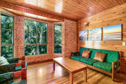 Amaroo - Rainbow Shores Room For Everyone And Walk To Beach - Holiday Sunshine Coast 3