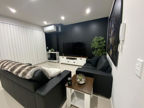 Amazing New Apartment Penrith, Prime Location - Holiday Sunshine Coast 2