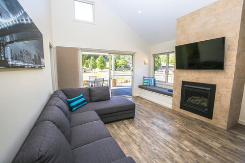 Amber Mist Villa One - Sunshine Coast Tourism 2