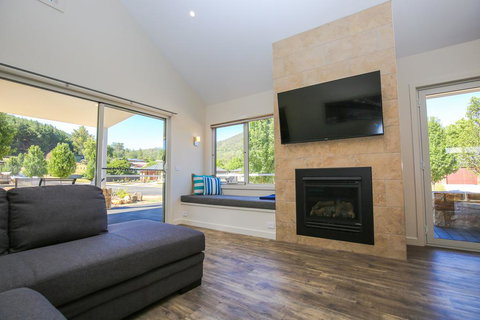 Amber Mist Villa One - Sunshine Coast Tourism 0