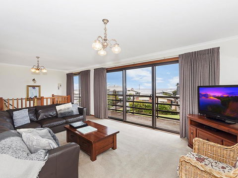 AMBIENCE BY THE SEA - Sunshine Coast Tourism 3