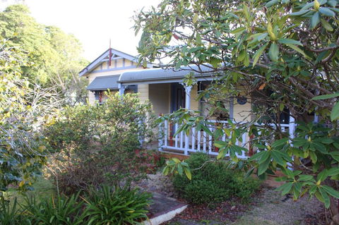Ambrose Cottage Front Apartment - Sunshine Coast Tourism 1