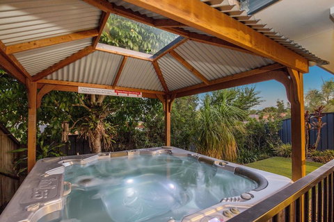 Anaheim House2 North By Getastay - Sunshine Coast Tourism 0