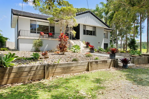 Anchor Lodge - Holiday Sunshine Coast 1