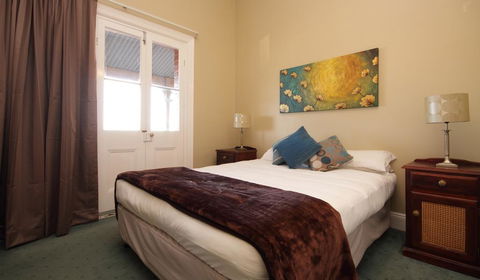Anchorage Seafront Hotel - Holiday Sunshine Coast 2